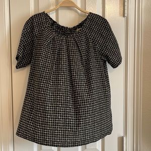 Gibson black with cream square pattern. Size small.